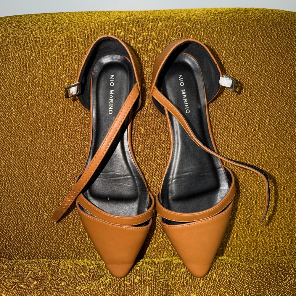 👠 Mio Marino Tan Slingback Flats